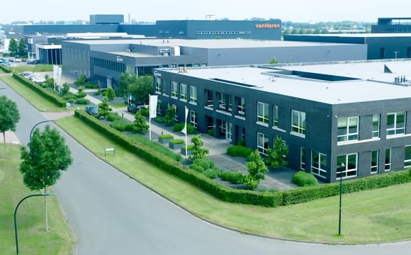 1267502453 496c75f07123396871f8f7351c4ffa27892d7ee6e1e7182db 640